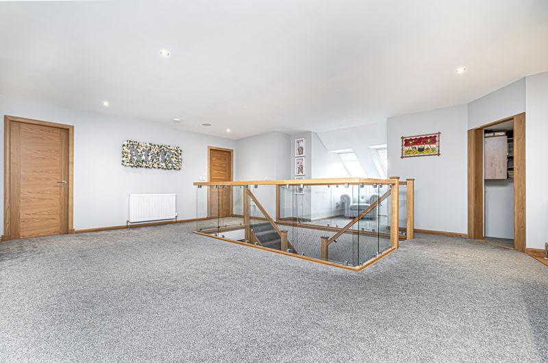Upper Lounge/bar