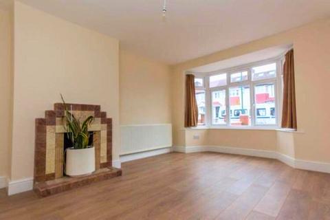 4 bedroom semi-detached house to rent, Tokyngton Avenue, Wembley HA9