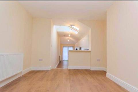 4 bedroom semi-detached house to rent, Tokyngton Avenue, Wembley HA9