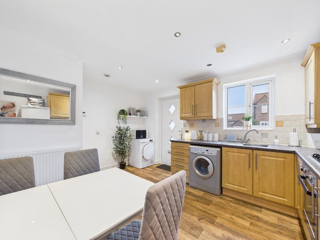 Kitchen/Dining Area