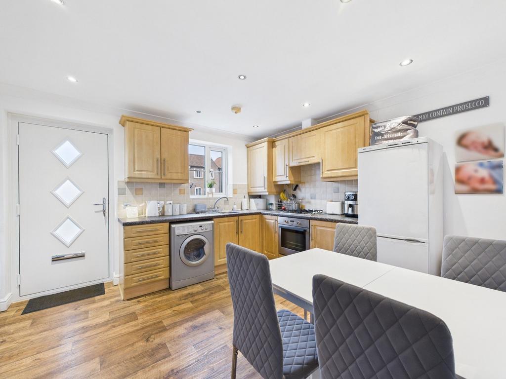 Kitchen/Dining Area