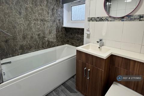 3 bedroom flat to rent, Ashcroft Drive, Glasgow, G44