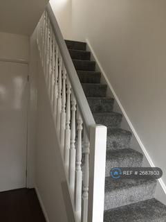 3 bedroom semi-detached house to rent, Wensley Drive, Pontefract, WF8