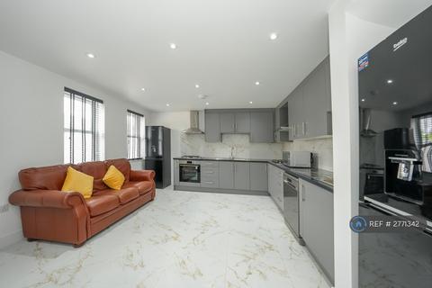 1 bedroom in a house share to rent, Burgoyne Road, Sunbury-On-Thames, TW16