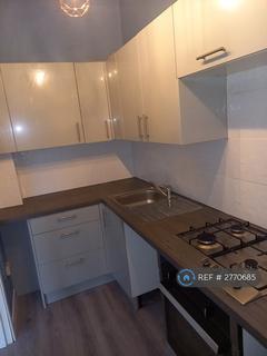2 bedroom flat to rent, Castle Street, Bodmin, PL31