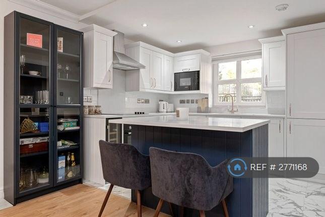 Newly Fitted Luxury Kitchen