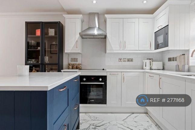 Open Plan Kitchen With Island Unit