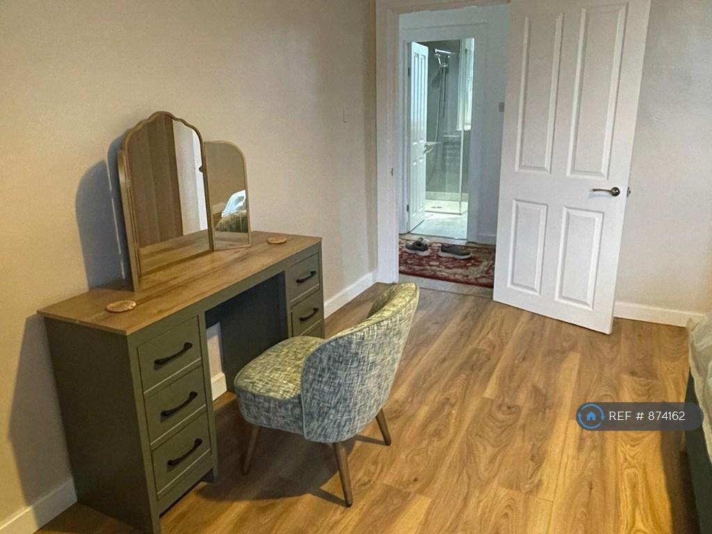 Master Bedroom 3
