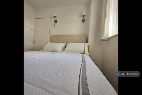 undefined, Meteor Court, Cardiff, CF24