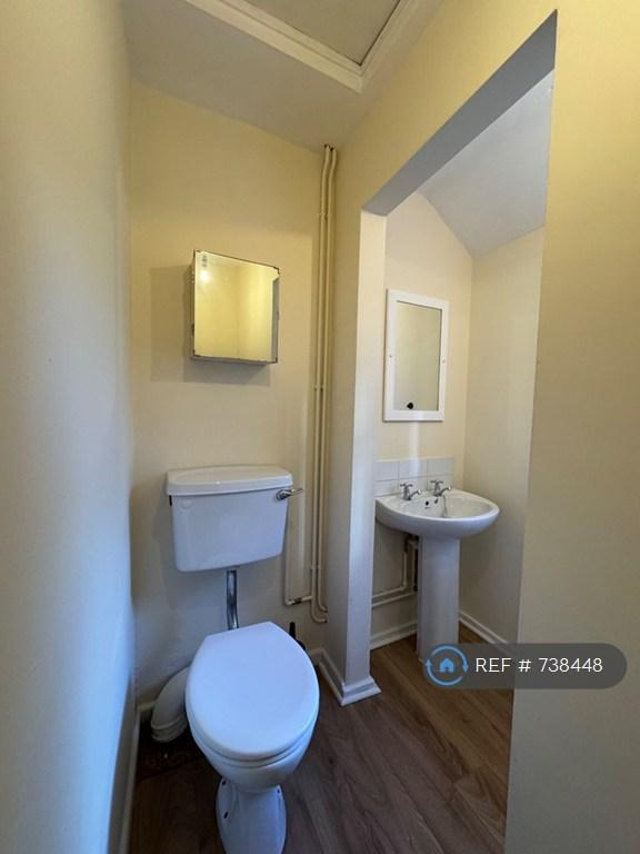 Cloak Room (Downstairs)
