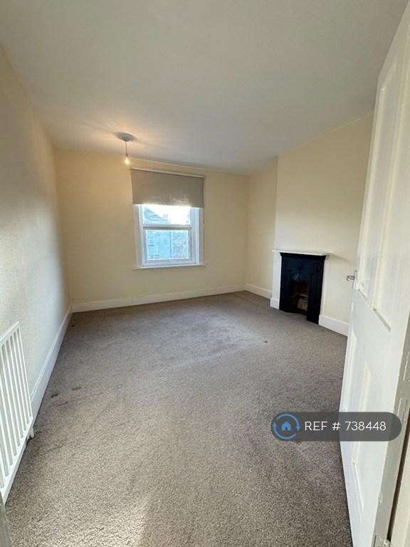 Master Bedroom (Front)