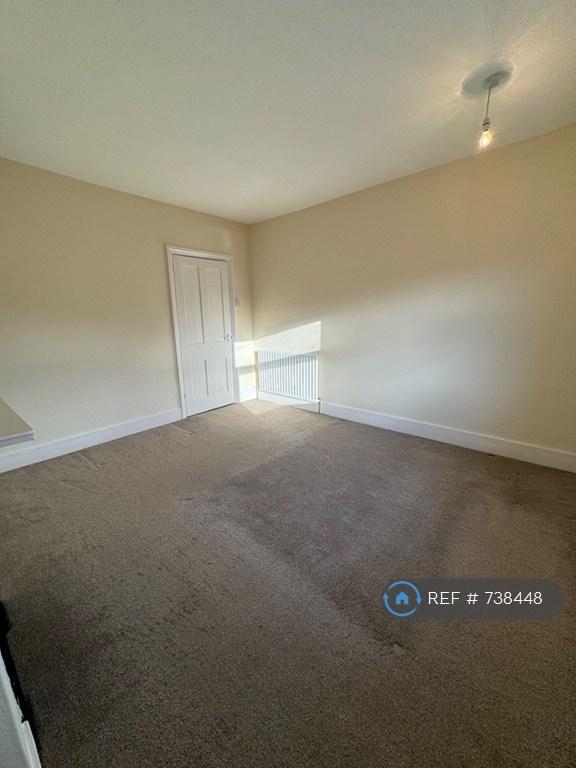 Master Bedroom (Front)