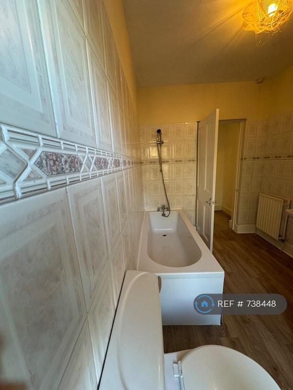 Upstairs Family Bathroom