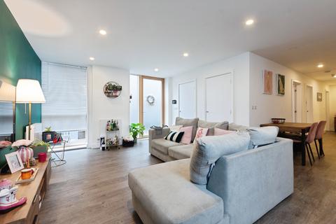 3 bedroom ground floor flat for sale, Stafford Road, Wallington, SM6