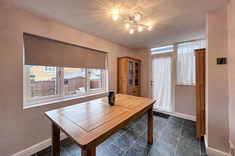 undefined, Hale End, Romford RM3