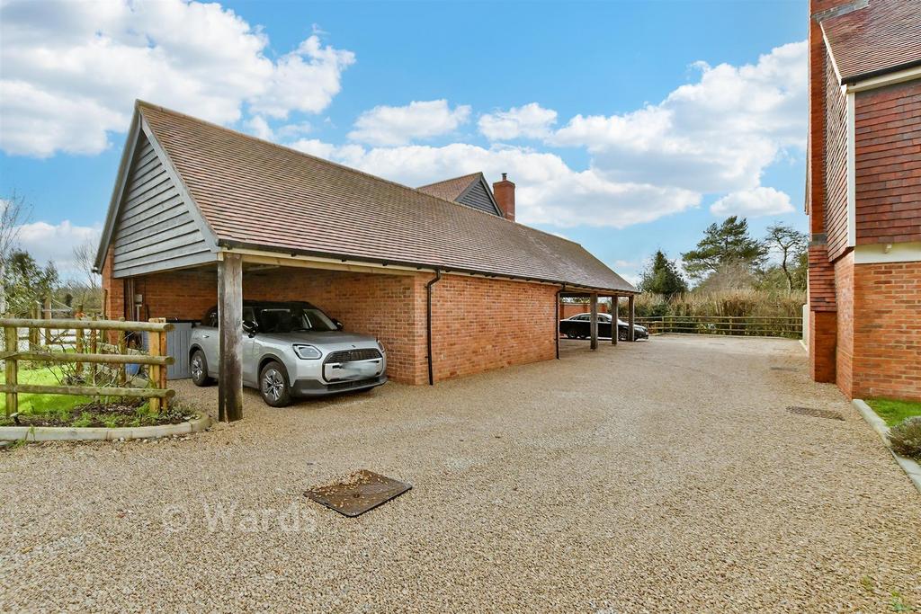 Driveway/Parking