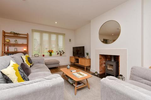 3 bedroom semi-detached house for sale, Rose Lane, Canterbury CT4