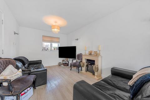 4 bedroom semi-detached house to rent, Red Lion Square, Sevenoaks TN15