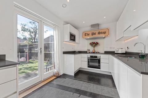 4 bedroom semi-detached house to rent, Red Lion Square, Sevenoaks TN15