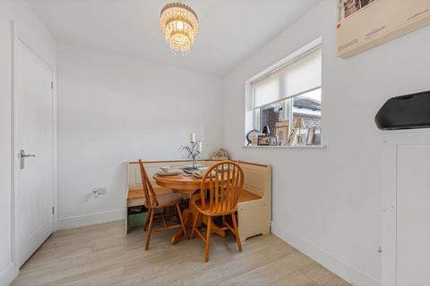 4 bedroom semi-detached house to rent, Red Lion Square, Sevenoaks TN15
