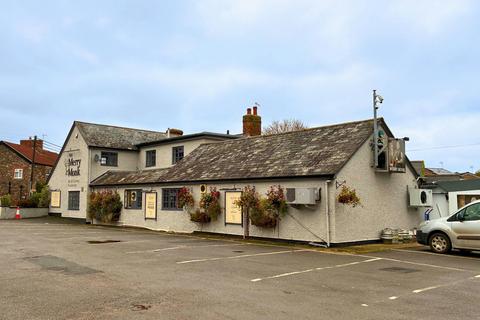 Pub for sale, Monkton Heathfield Rd Monkton Heathfield TA2 8NE