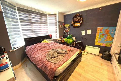 undefined, Saints Area, Luton LU3