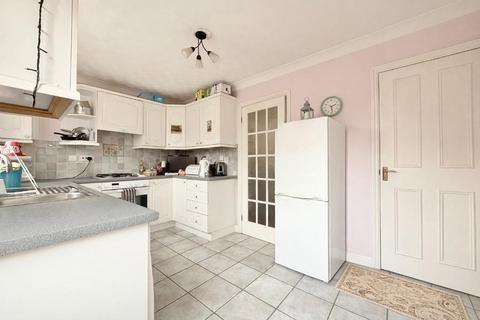 2 bedroom terraced house for sale, Wharfdale, Leagrave, Luton, Bedfordshire, LU4 9XS