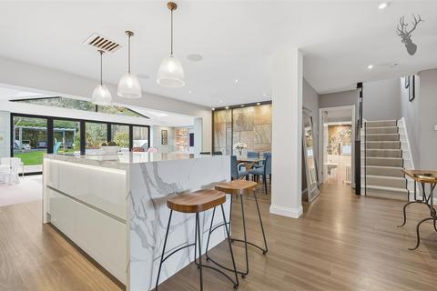 4 bedroom detached house for sale, Russell Road, Buckhurst Hill IG9