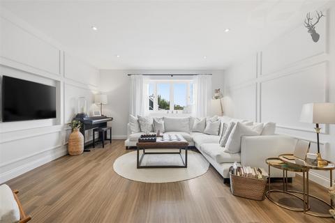 4 bedroom detached house for sale, Russell Road, Buckhurst Hill IG9