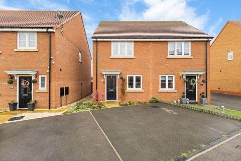 2 bedroom semi-detached house for sale, Hawthorne Close, Pontefract WF8