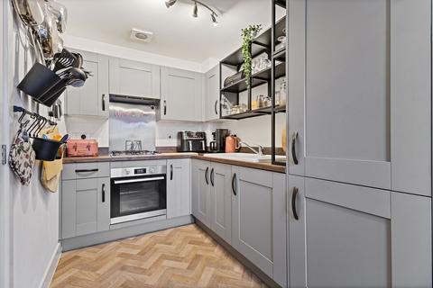 2 bedroom semi-detached house for sale, Hawthorne Close, Pontefract WF8