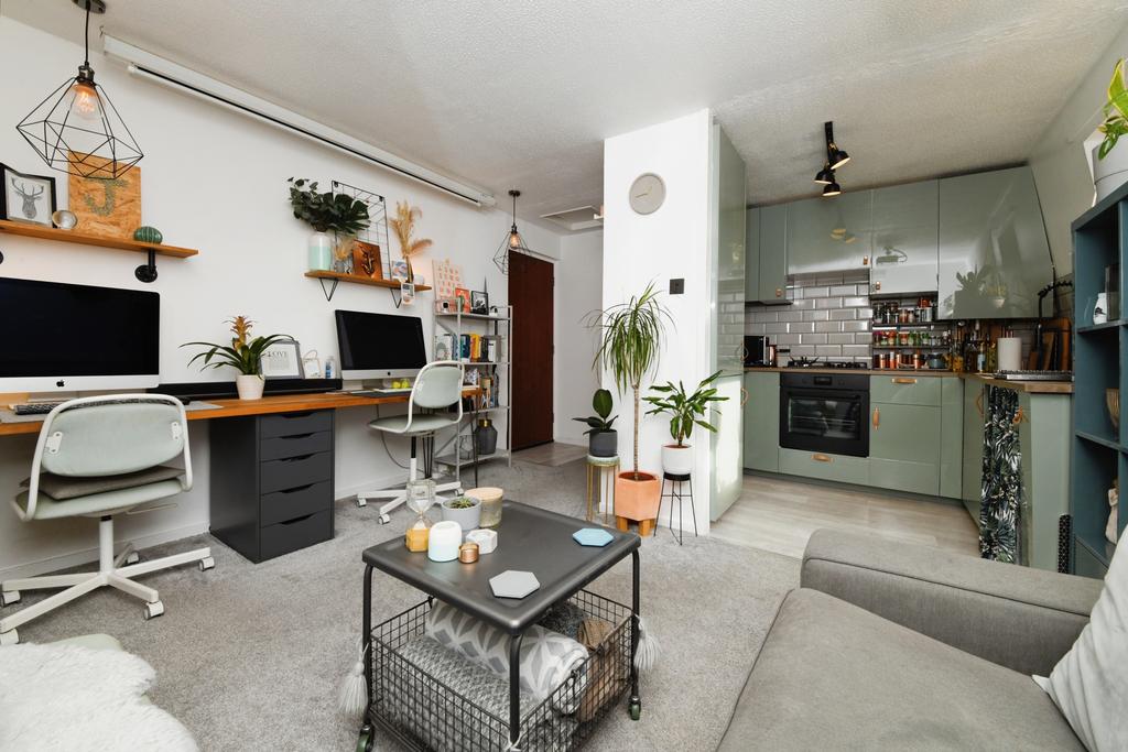 Lounge / Kitchen
