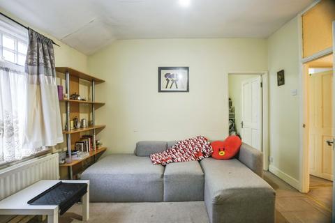 2 bedroom flat for sale, Godstone Road, Kenley, CR8
