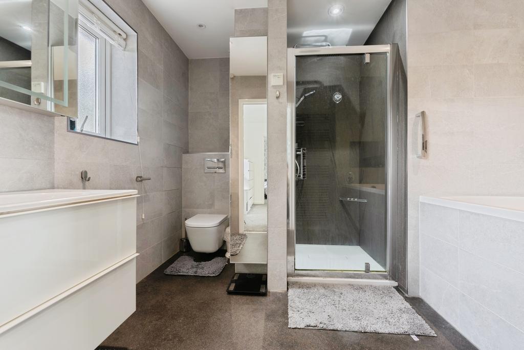 Master En-suite