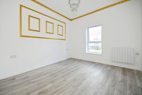 2 bedroom flat for sale, High Street, Alfreton, DE55