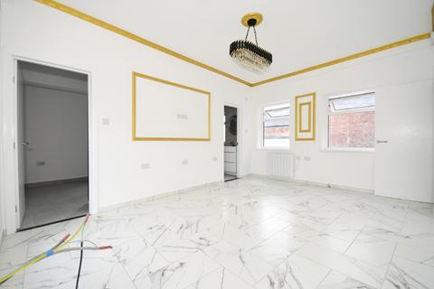 2 bedroom flat for sale, High Street, Alfreton, DE55