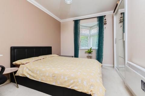 2 bedroom ground floor flat for sale, 102 Brighton Road, Coulsdon, CR5