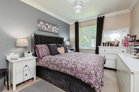 2 bedroom ground floor flat for sale, 102 Brighton Road, Coulsdon, CR5