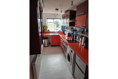 2 bedroom flat for sale, Apton Road, Bishop's Stortford, CM23