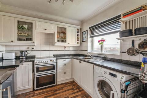 2 bedroom flat for sale, Candytuft Road, Chelmsford, CM1