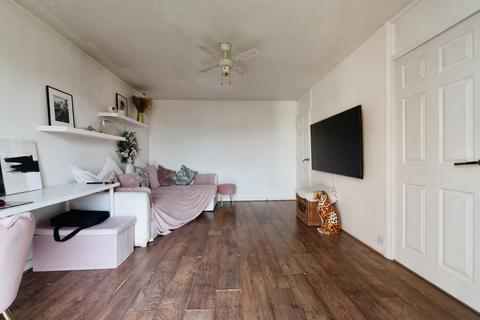 2 bedroom flat for sale, Candytuft Road, Chelmsford, CM1