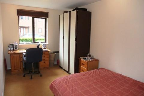 1 bedroom flat to rent, Peakes Place, Granville Road