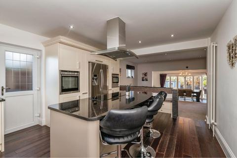 4 bedroom detached house for sale, Western Road, Billericay, CM12