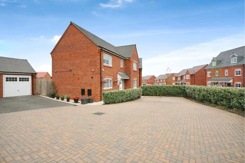 4 bedroom detached house for sale, Stirling Road, Midway, Swadlincote, DE11