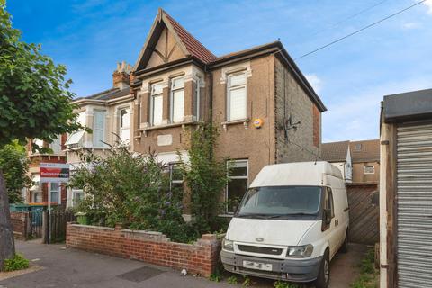undefined, Meanley Road, London, E12
