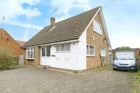 2 bedroom detached bungalow for sale, Moulsham Chase, Chelmsford, CM2
