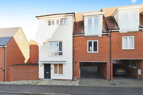 4 bedroom link detached house for sale, Fairway Drive, Chelmsford, CM3
