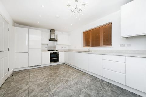 4 bedroom link detached house for sale, Fairway Drive, Chelmsford, CM3