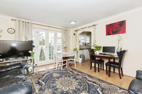 2 bedroom apartment for sale, Queensberry Place, London, E12