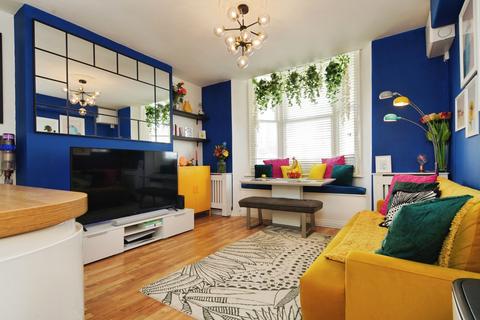 2 bedroom ground floor flat for sale, Devonshire Place, Brighton, BN2